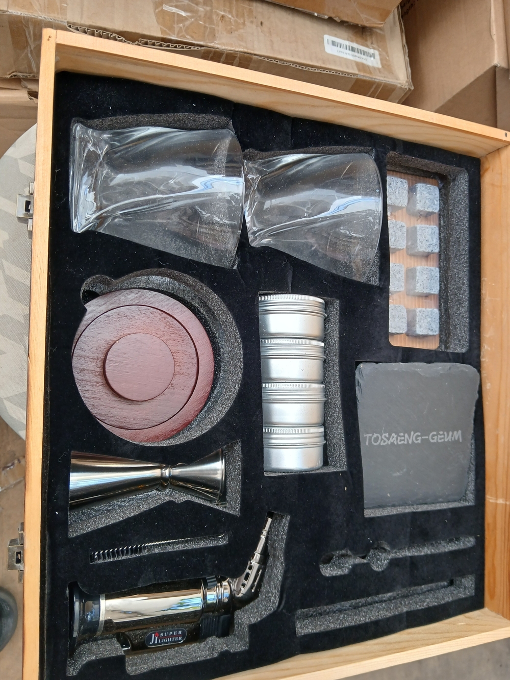 Smoker Kit for Cocktails by - Brown & Black - Picture 4 of 9